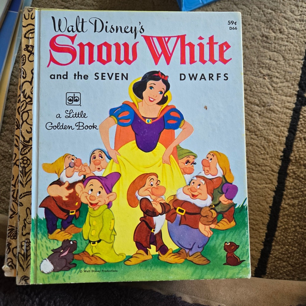 Walt Disney Snow White and the Seven Dwarfs Little Golden Book Vintage D66